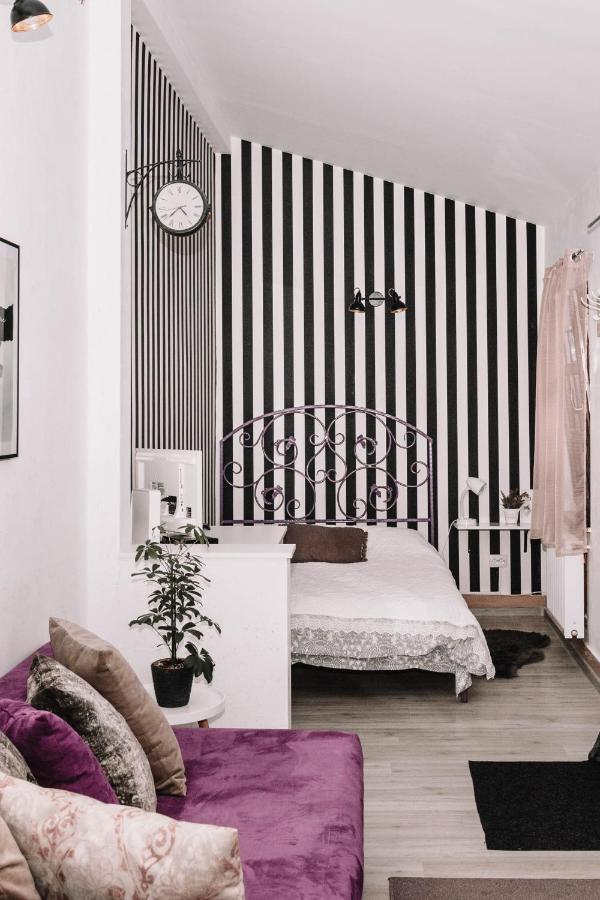 Alandala By The Center Apartment Cluj-Napoca Ngoại thất bức ảnh