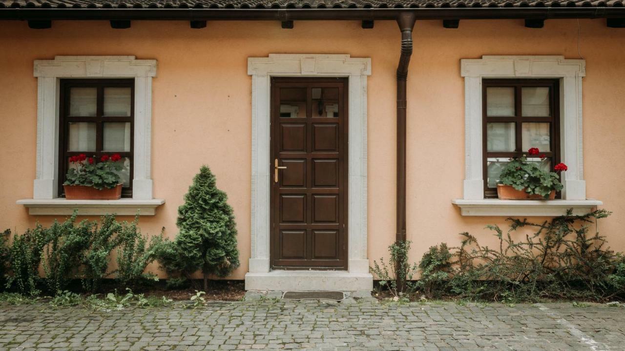 Alandala By The Center Apartment Cluj-Napoca Ngoại thất bức ảnh